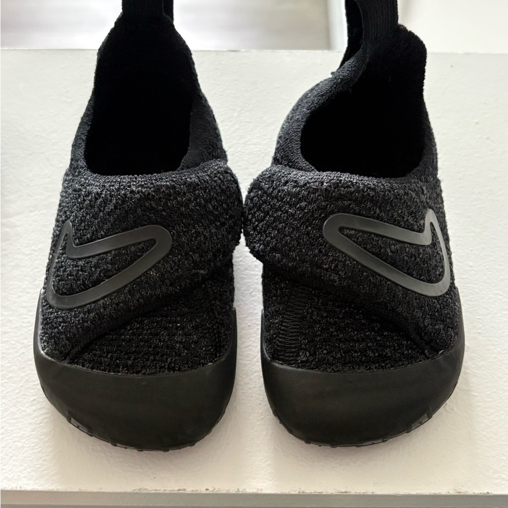 Nike Swoosh 1 - Black size 5C
